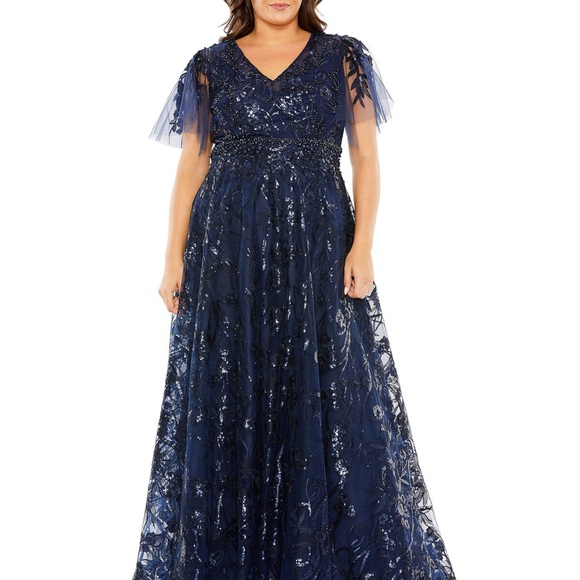 Mac Duggal Dresses & Skirts - MacDuggal Elegant Navy Blue Gown with Lace Details size 18